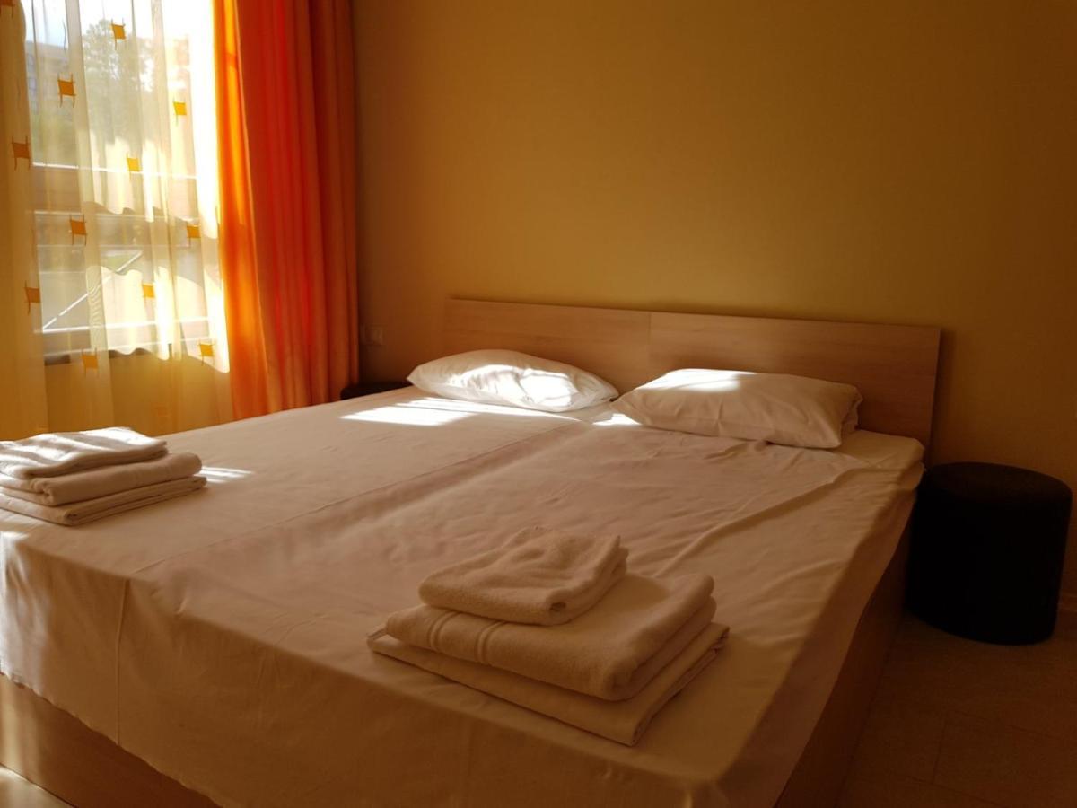 Golden Sands Rentals Apartments 外观 照片